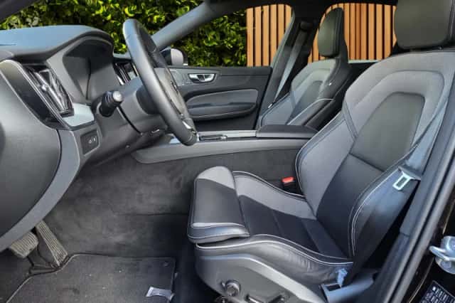 Volvo XC60 (2024) thumbnail 5