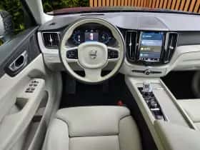 Volvo XC60 (2022) thumbnail 11