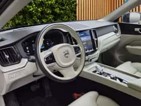 Volvo XC60 (2022) thumbnail 16