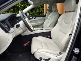 Volvo XC60 (2022) thumbnail 5