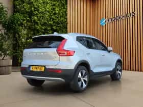 Volvo XC40 (2021) thumbnail 2