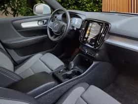 Volvo XC40 (2021) thumbnail 3