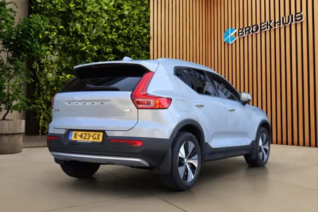 Volvo XC40 (2020) thumbnail 2