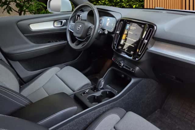 Volvo XC40 (2020) thumbnail 3