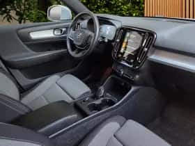 Volvo XC40 (2020) thumbnail 3