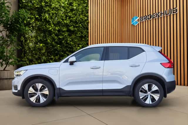 Volvo XC40 (2020) thumbnail 4