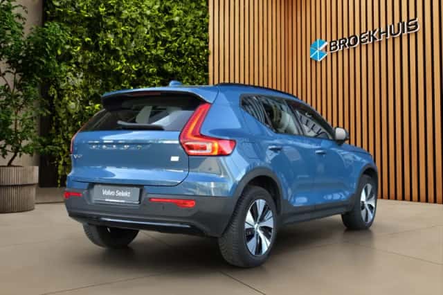 Volvo XC40 (2022) thumbnail 2