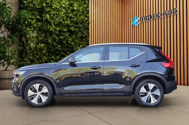 Volvo XC40 (2022) thumbnail 4