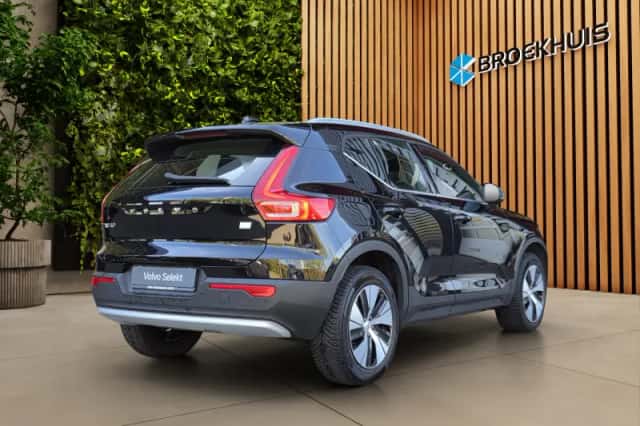 Volvo XC40 (2023) thumbnail 2