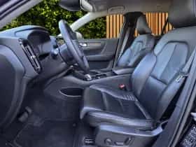 Volvo XC40 (2023) thumbnail 5