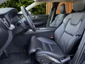 Volvo XC60 (2023) thumbnail 5