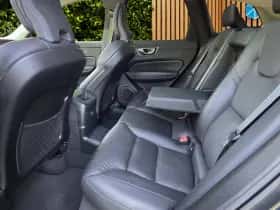 Volvo XC60 (2023) thumbnail 7