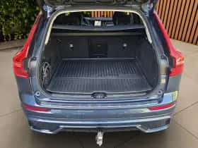 Volvo XC60 (2023) thumbnail 8