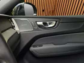 Volvo XC60 (2025) thumbnail 17