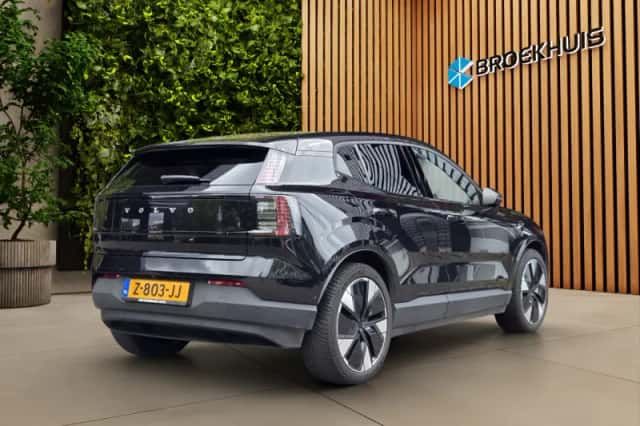 Volvo EX30 (2024) thumbnail 2