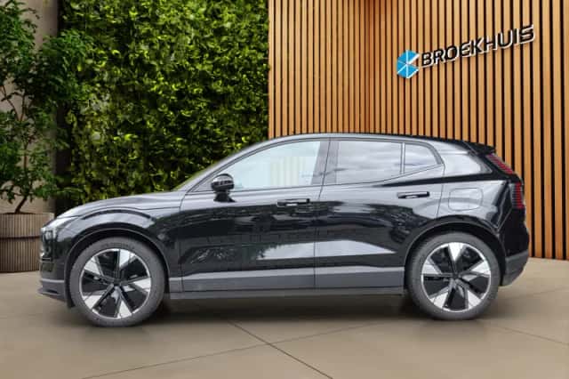 Volvo EX30 (2024) thumbnail 4