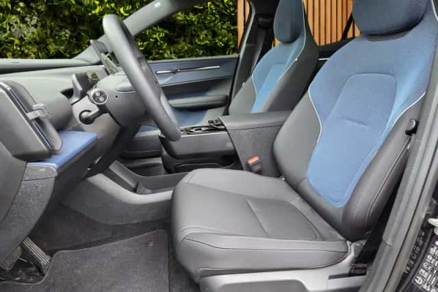 Volvo EX30 (2024) thumbnail 5
