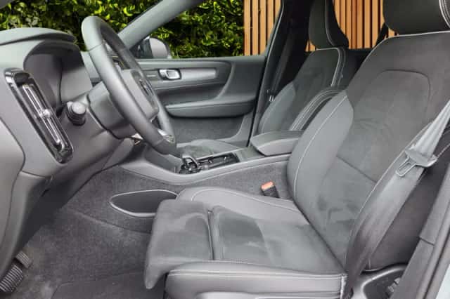 Volvo EX40 (2025) thumbnail 6