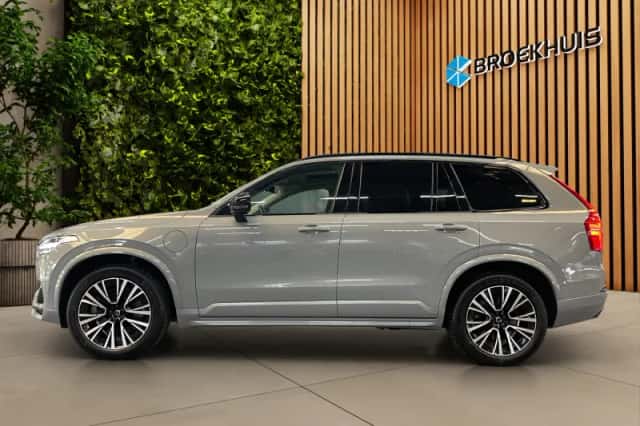 Volvo XC90 (2024) thumbnail 3