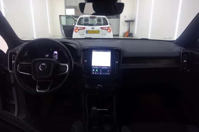 Volvo C40 (2024) thumbnail 3