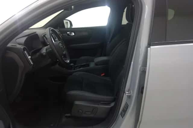 Volvo C40 (2024) thumbnail 5