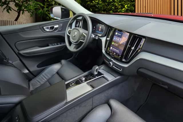 Volvo XC60 (2025) thumbnail 3