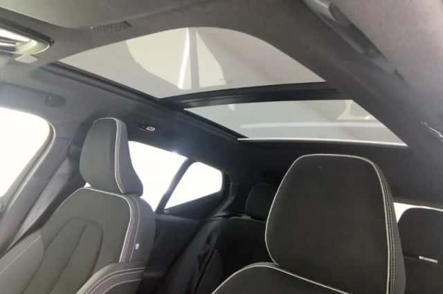 Volvo EX40 (2025) thumbnail 6