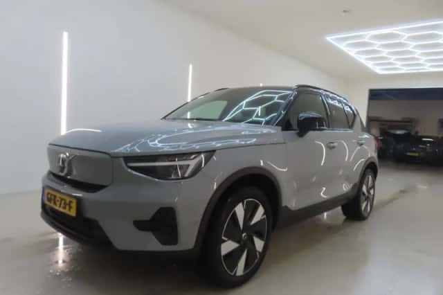 Volvo EX40 (2024) thumbnail 1