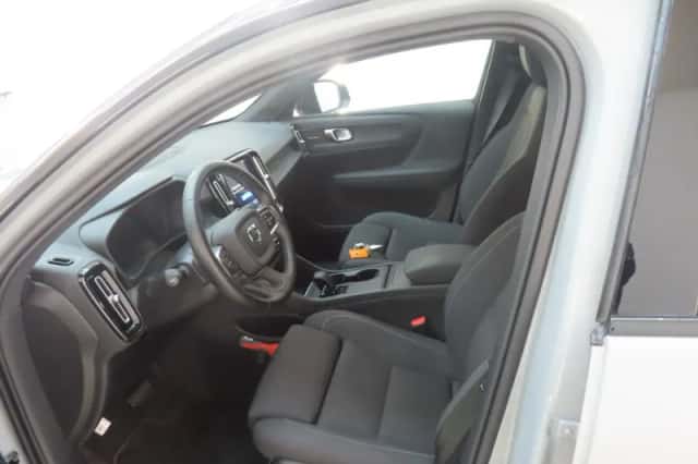 Volvo EX40 (2024) thumbnail 5