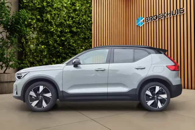 Volvo EX40 (2024) thumbnail 5