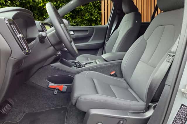 Volvo EX40 (2024) thumbnail 6