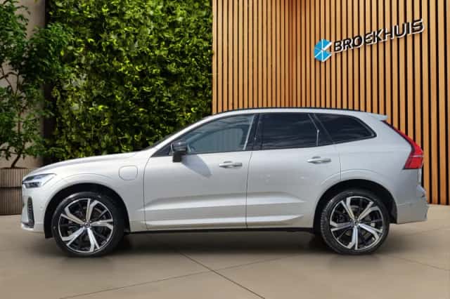 Volvo XC60 (2021) thumbnail 4