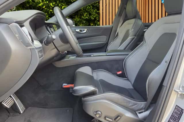 Volvo XC60 (2021) thumbnail 5
