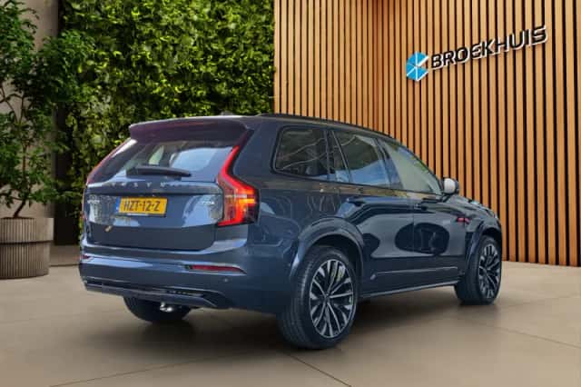 Volvo XC90 (2025) thumbnail 2