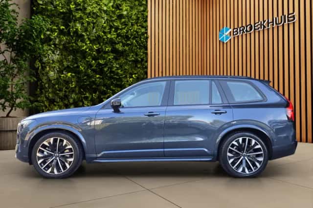 Volvo XC90 (2025) thumbnail 4