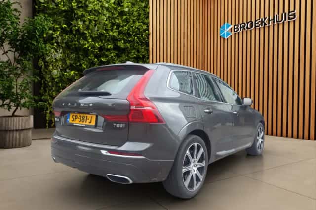 Volvo XC60 (2018) thumbnail 4