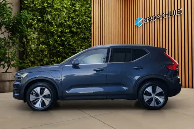 Volvo XC40 (2021) thumbnail 4