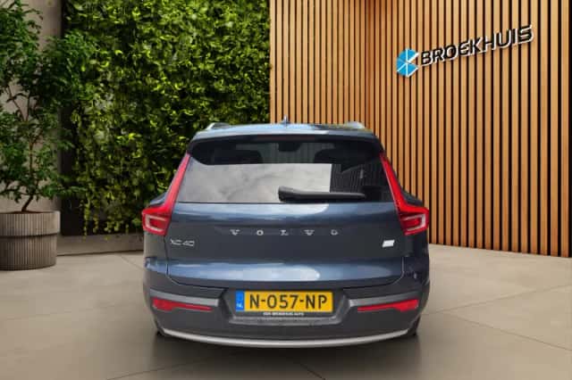 Volvo XC40 (2021) thumbnail 4
