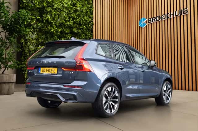 Volvo XC60 (2025) thumbnail 2