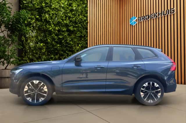 Volvo XC60 (2025) thumbnail 2