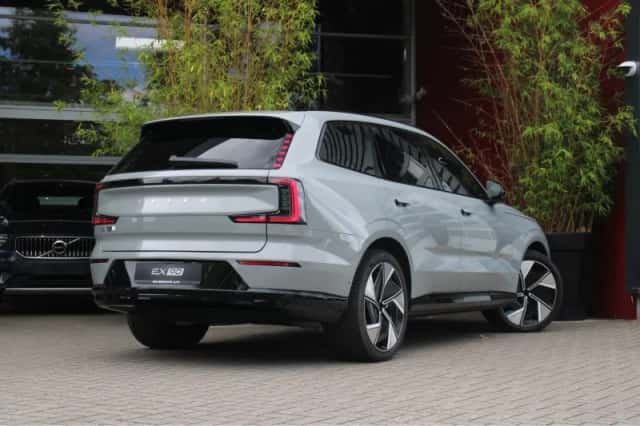Volvo EX90 (2025) thumbnail 2