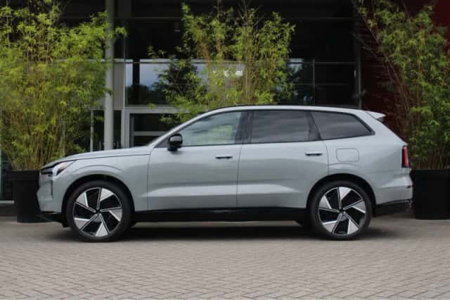 Volvo EX90 (2025) thumbnail 3