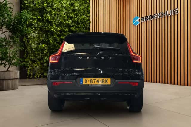 Volvo XC40 (2023) thumbnail 5