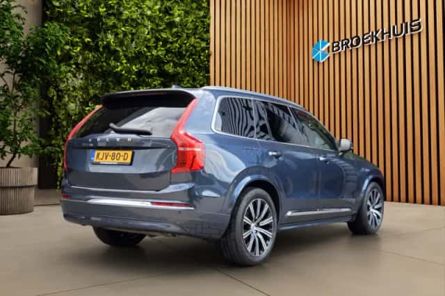 Volvo XC90 (2022) thumbnail 2