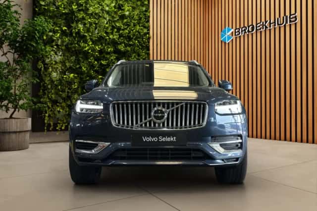Volvo XC90 (2022) thumbnail 2