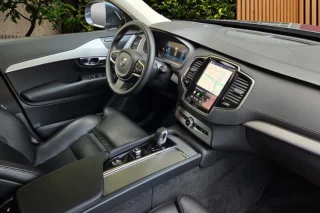 Volvo XC90 (2022) thumbnail 3
