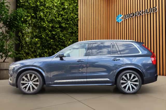 Volvo XC90 (2022) thumbnail 4