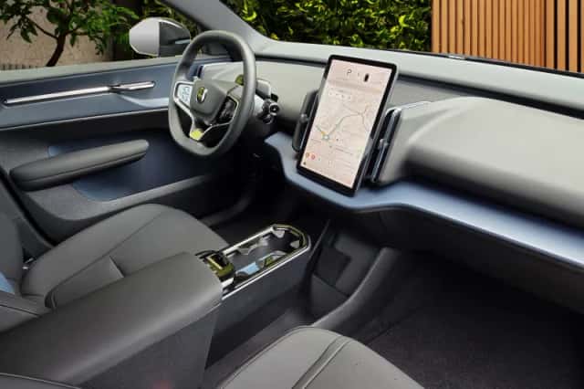 Volvo EX30 (2026) thumbnail 3