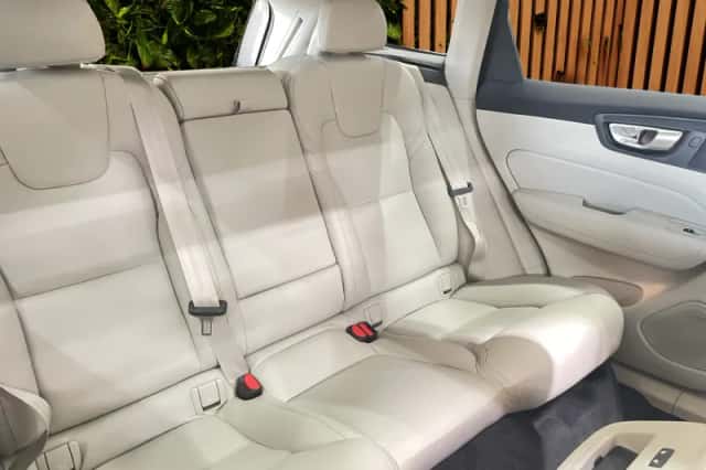 Volvo XC60 (2023) thumbnail 6