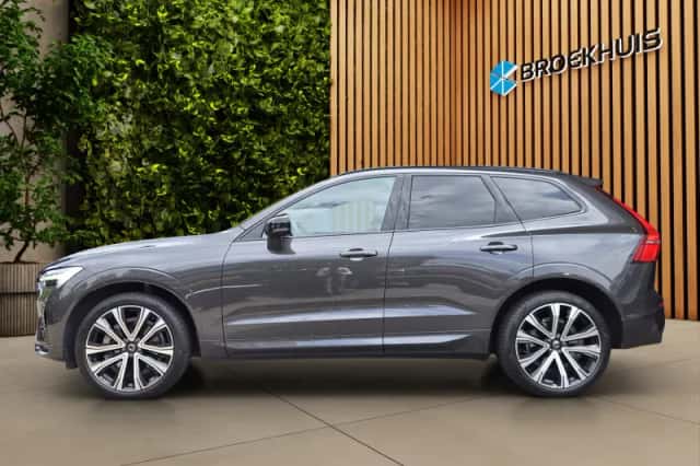 Volvo XC60 (2022) thumbnail 4